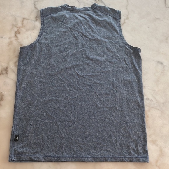 Skechers Men’s GoTrain Sleeveless T-Shirt - Small Size - Picture 2 of 7